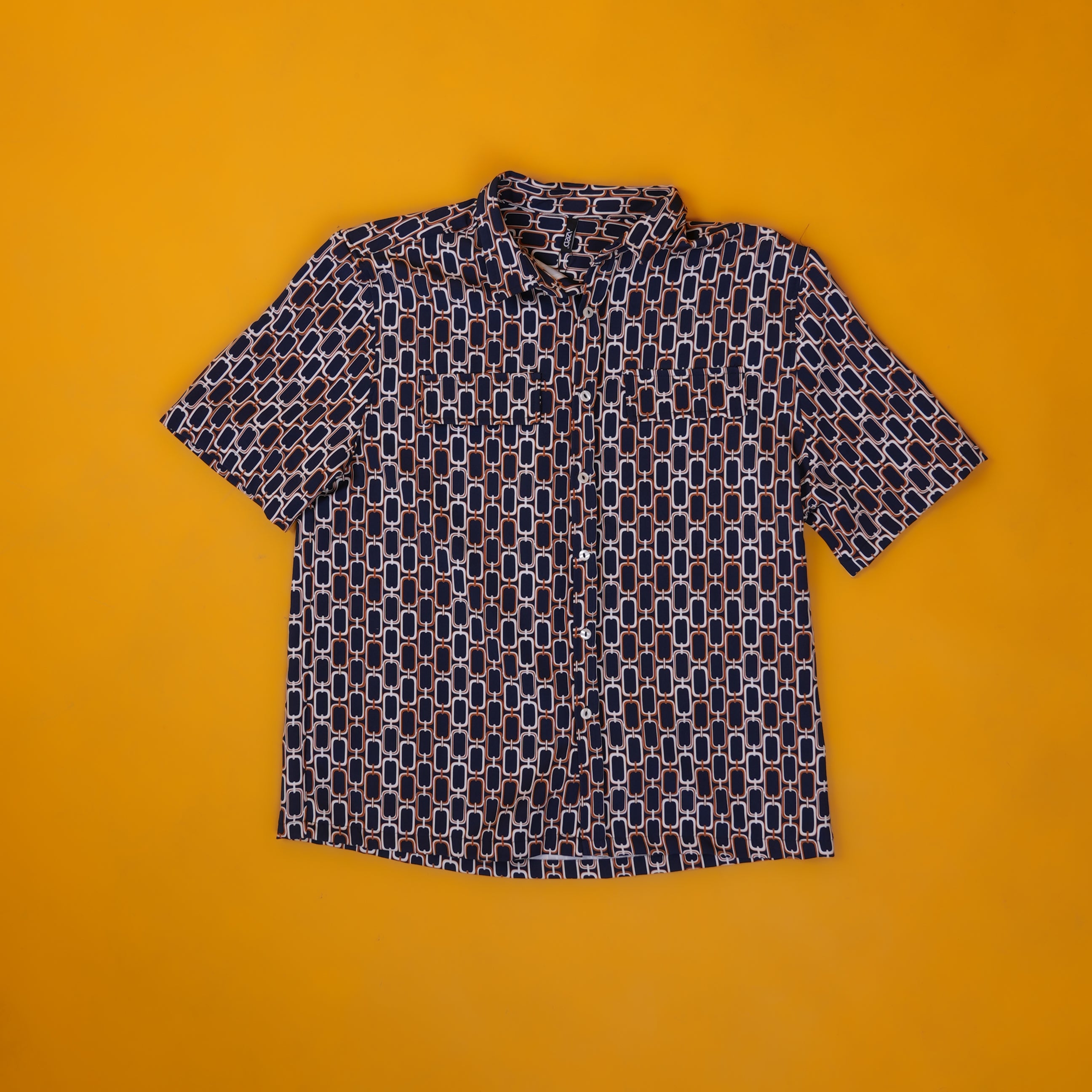 AZED Chaincode Short-Sleeve Button-Up